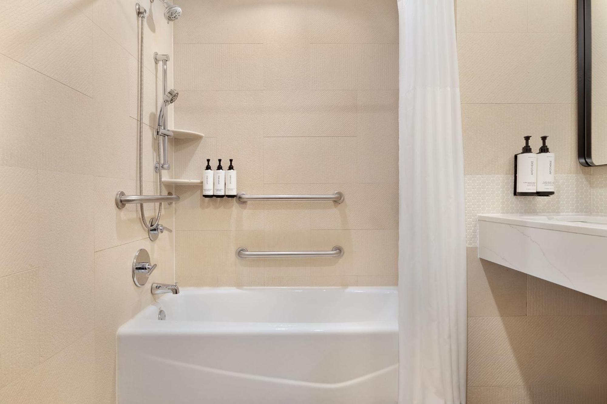 Standard Room Full Bed Tub Mobility Accessible