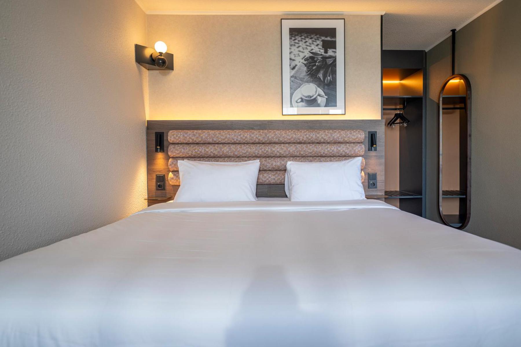 Superior Room 1 King Bed