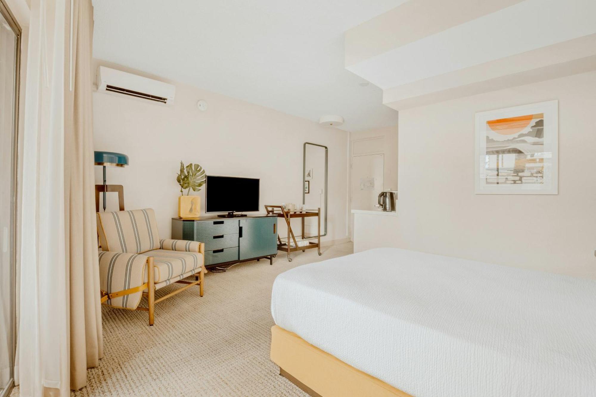 Deluxe Single Room