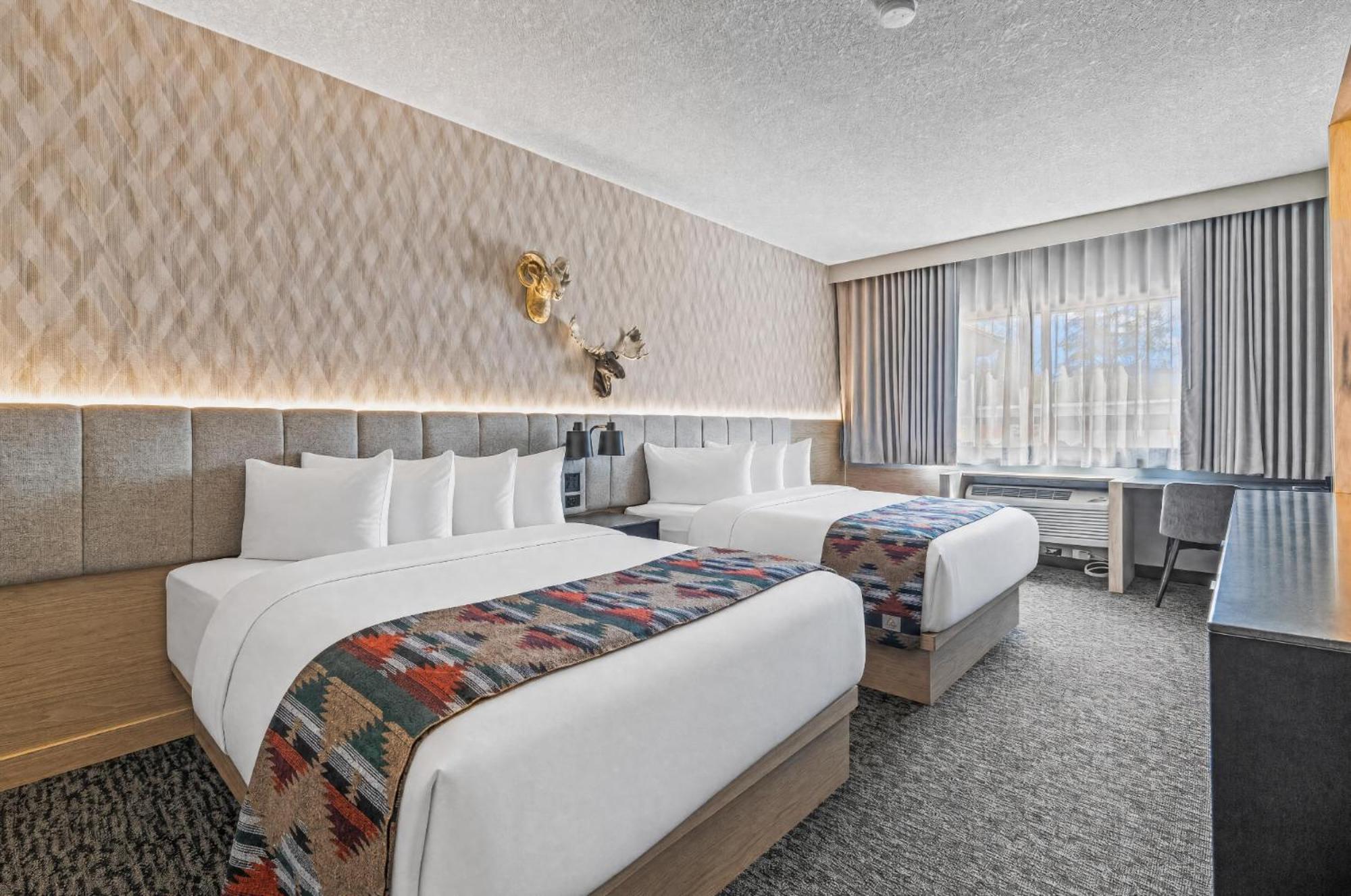 Queen Room Two Queen Beds Spa Not Not Pet Friendly
