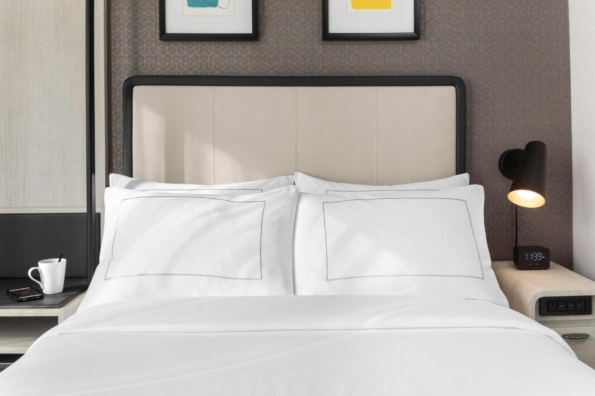 Standard Room Full Bed Tub Mobility Accessible