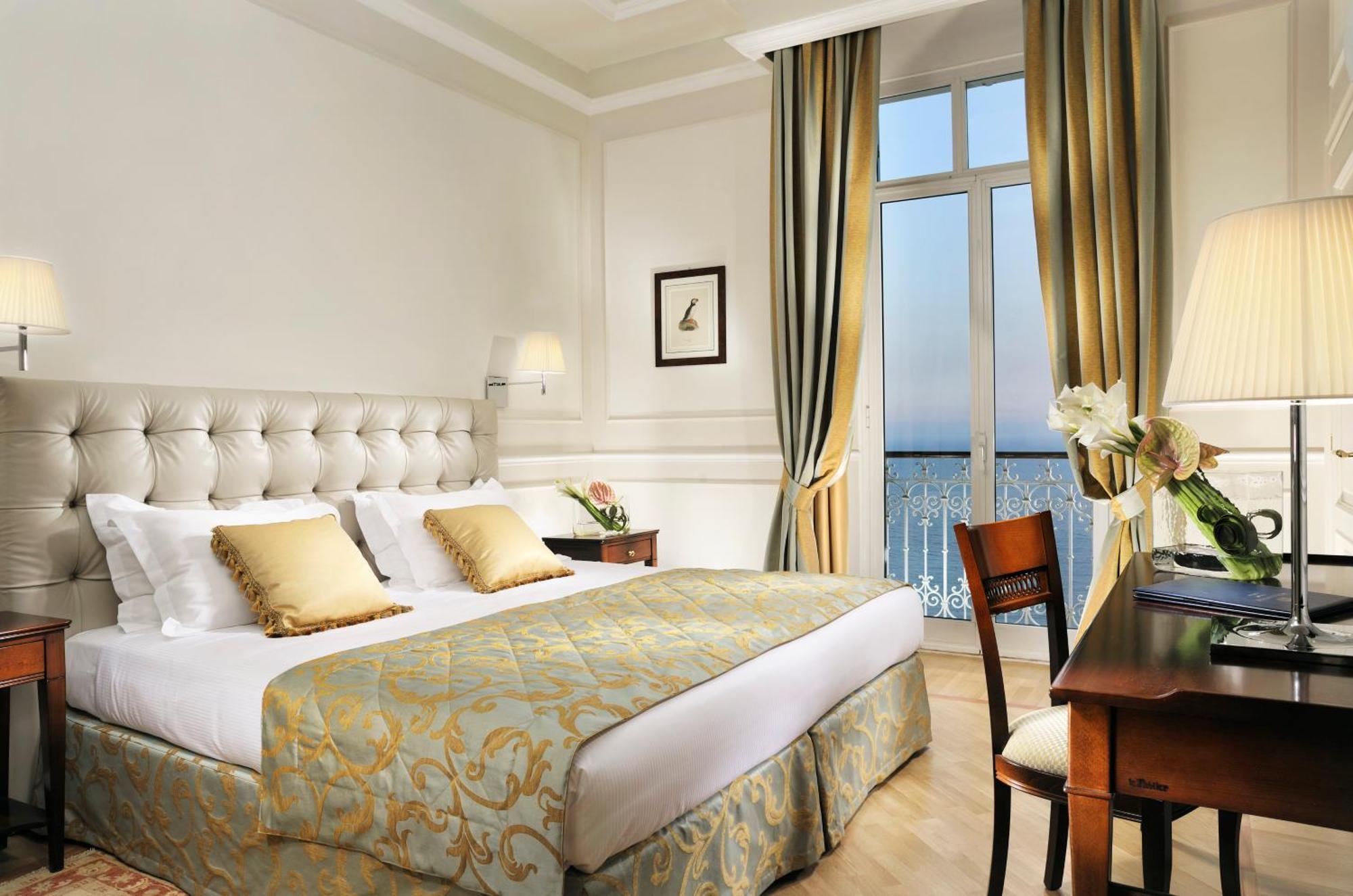 Superior Driepersoonskamer met Balkon en Uitzicht op Zee.