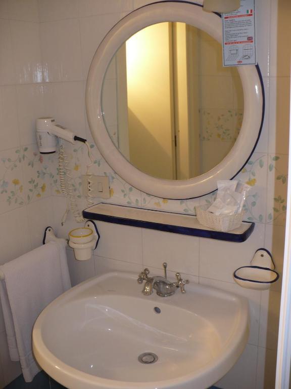 Triple Room,19463741:JPEG