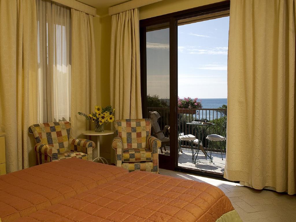 Camera Matrimoniale/Doppia con Letti Singoli con Vista Mare