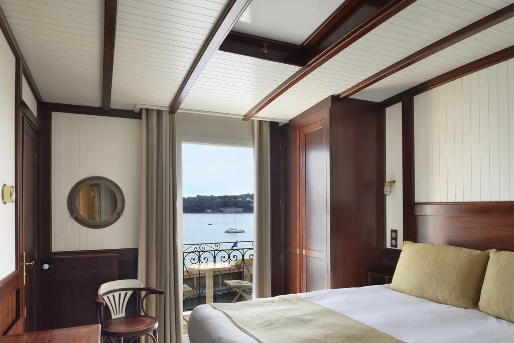Comfort Double Room with Balcony and front Sea View