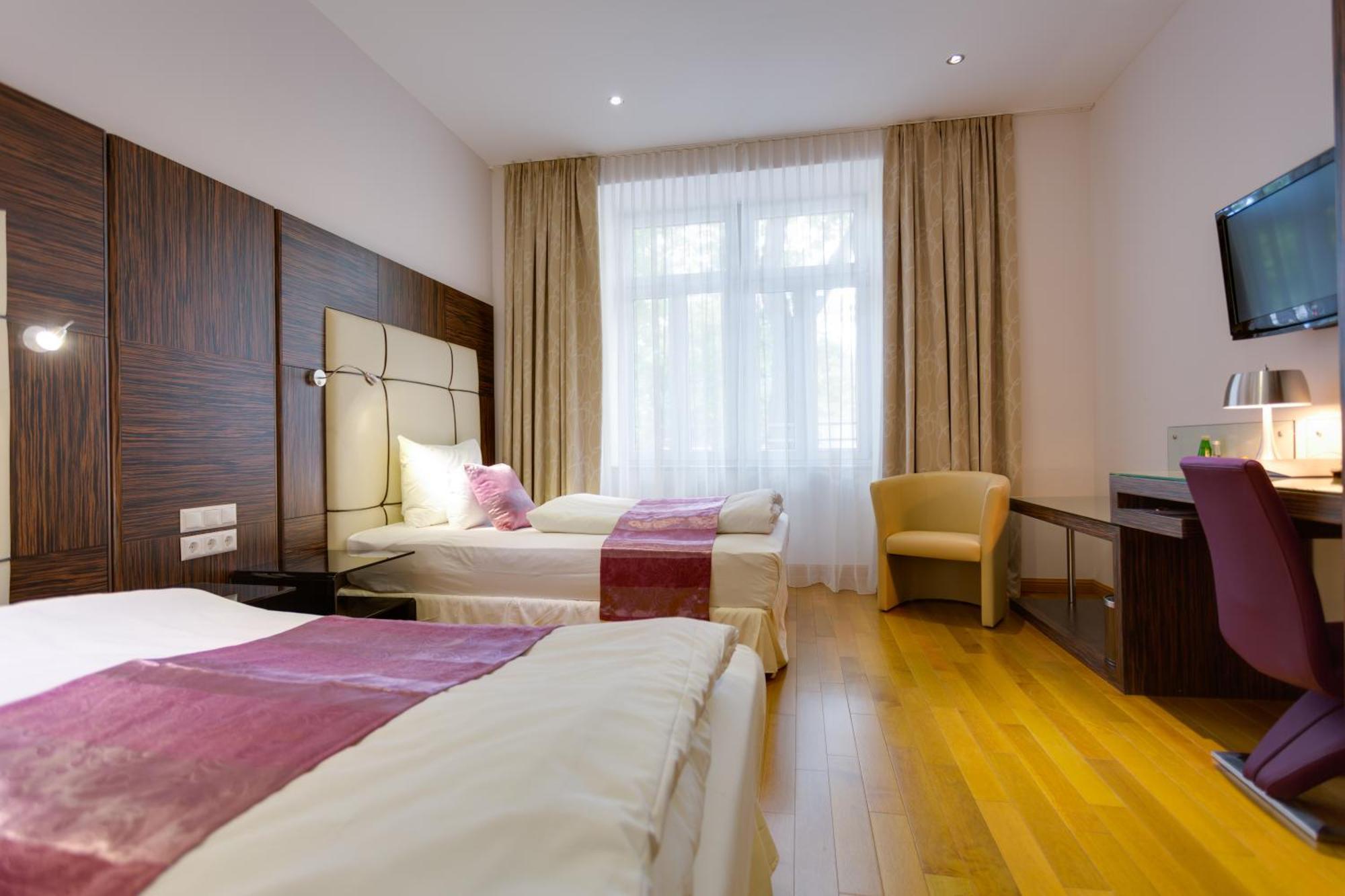Classic Queen Room