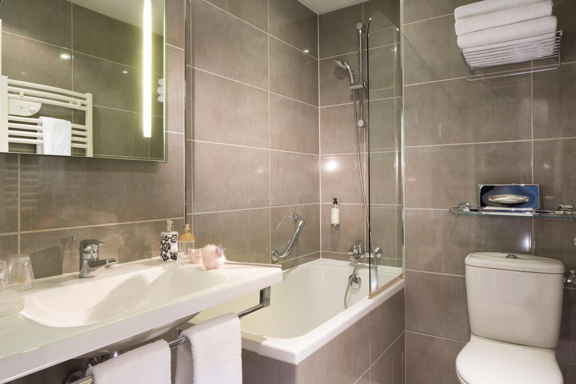 Superior Kamer met 1 Queensize Bed en 1 Eenpersoonsbed