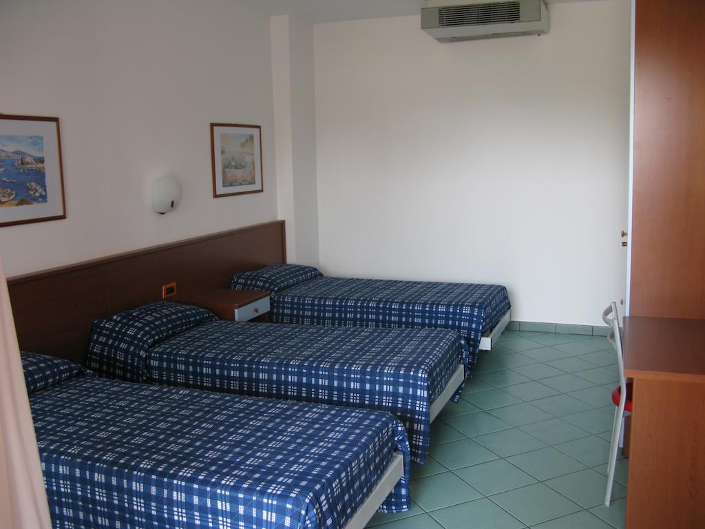 One-Bedroom Apartment Balcony,508998183:JPEG