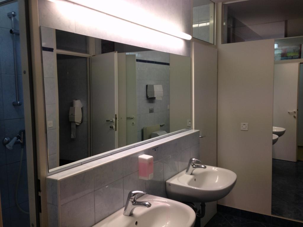 Eenpersoonskamer met Gedeelde Badkamer