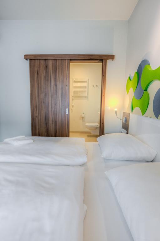 Superior Suite with Partial Sea View,319929937:JPEG