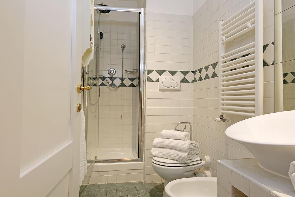 Deluxe Double Room,363706861:JPEG