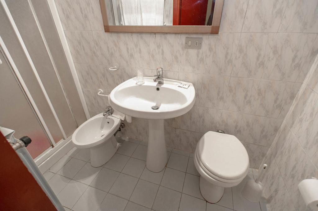Double Room Private Bathroom