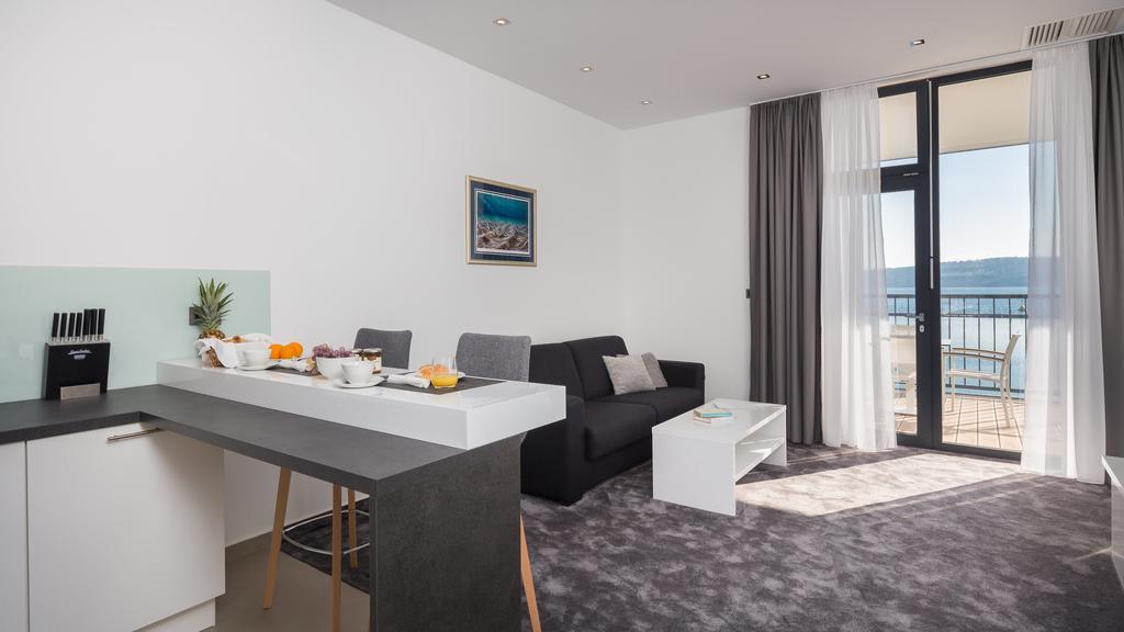 Studio with Balcony and Sea View