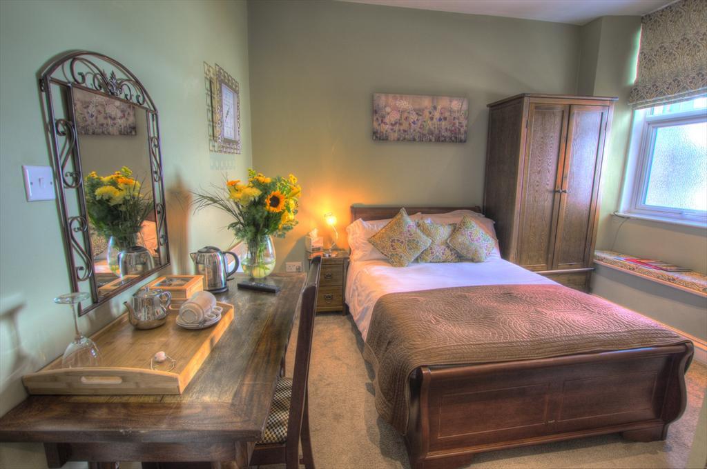 Small Double or Single Room,399450192:JPEG