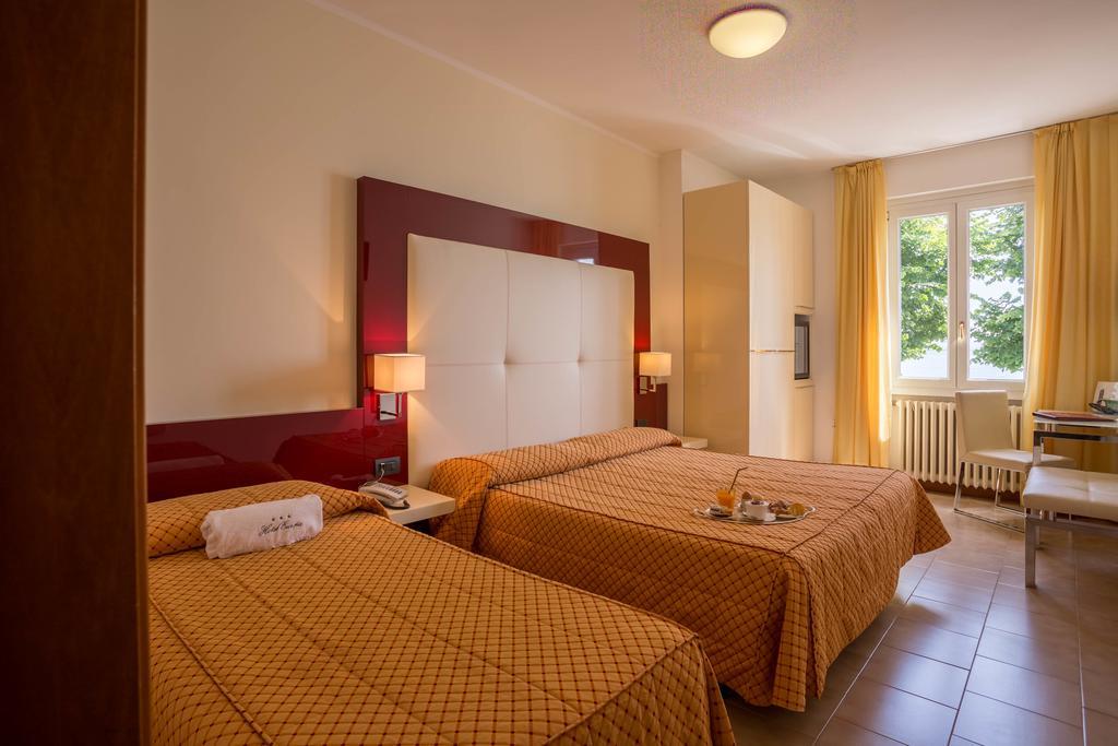 Triple Room Lake View