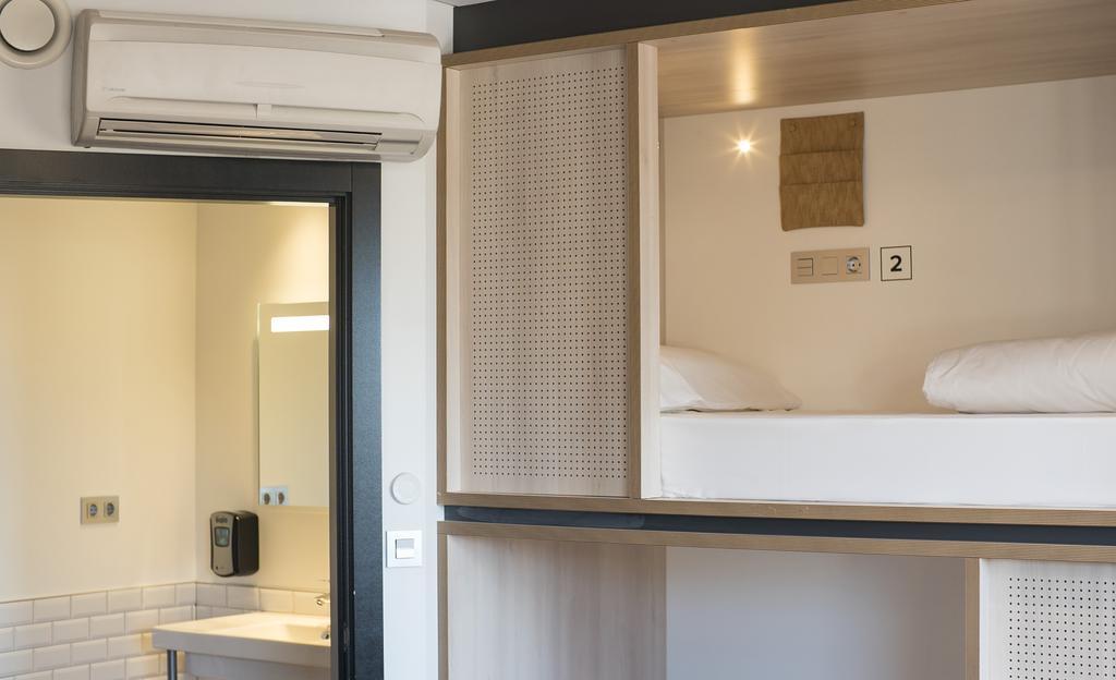 6-Bed Room Private Bathroom