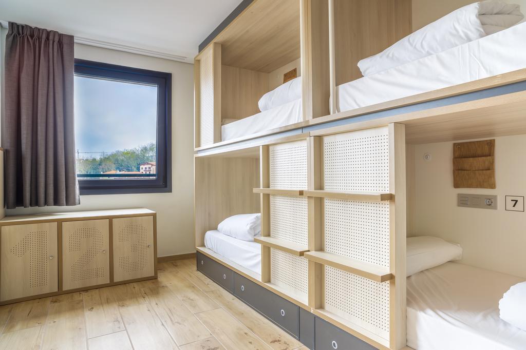 6-Bed Room Private Bathroom