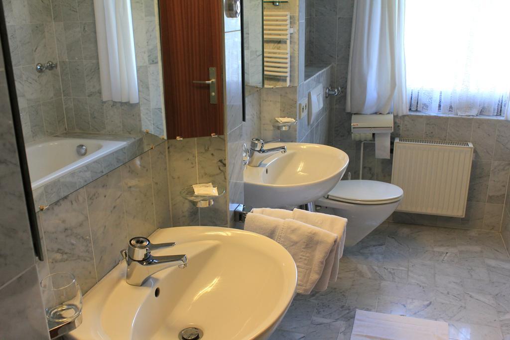 Double Room,444736674:JPEG
