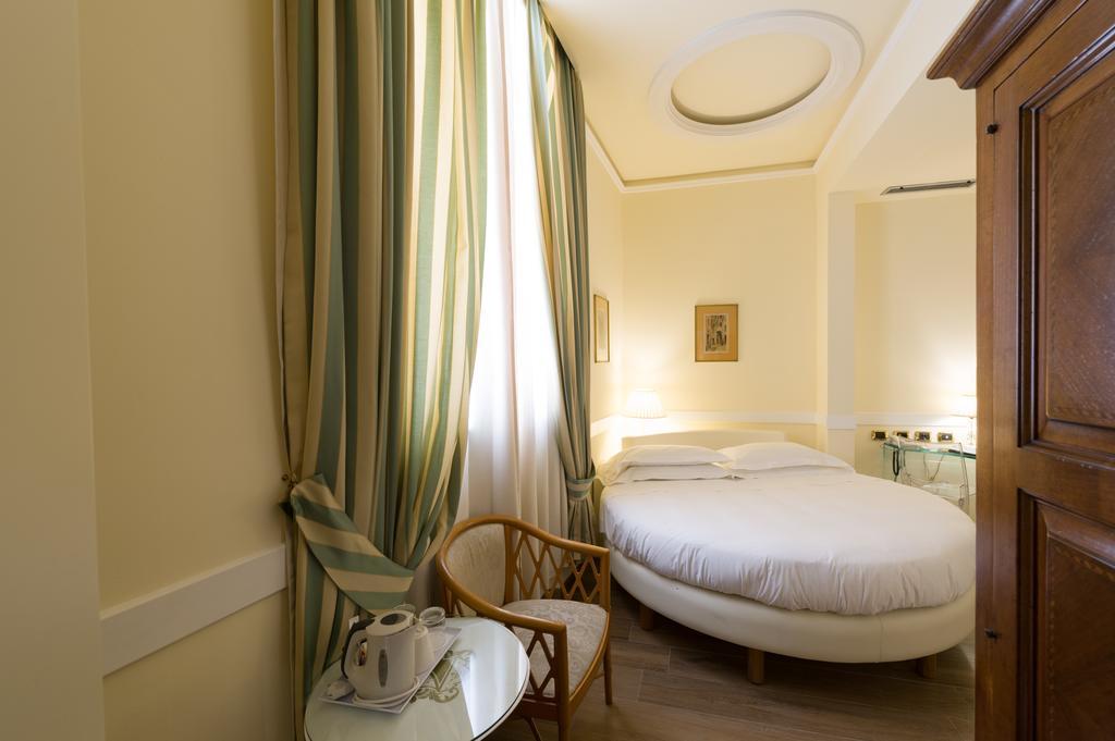 Single Room,507888645:JPEG