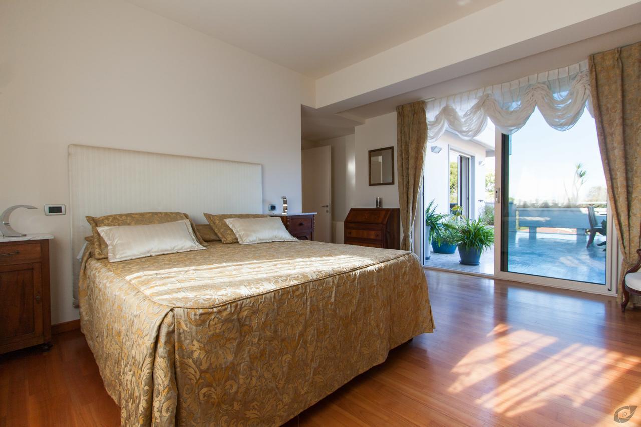 Two-Bedroom Apartment (5 Adults)