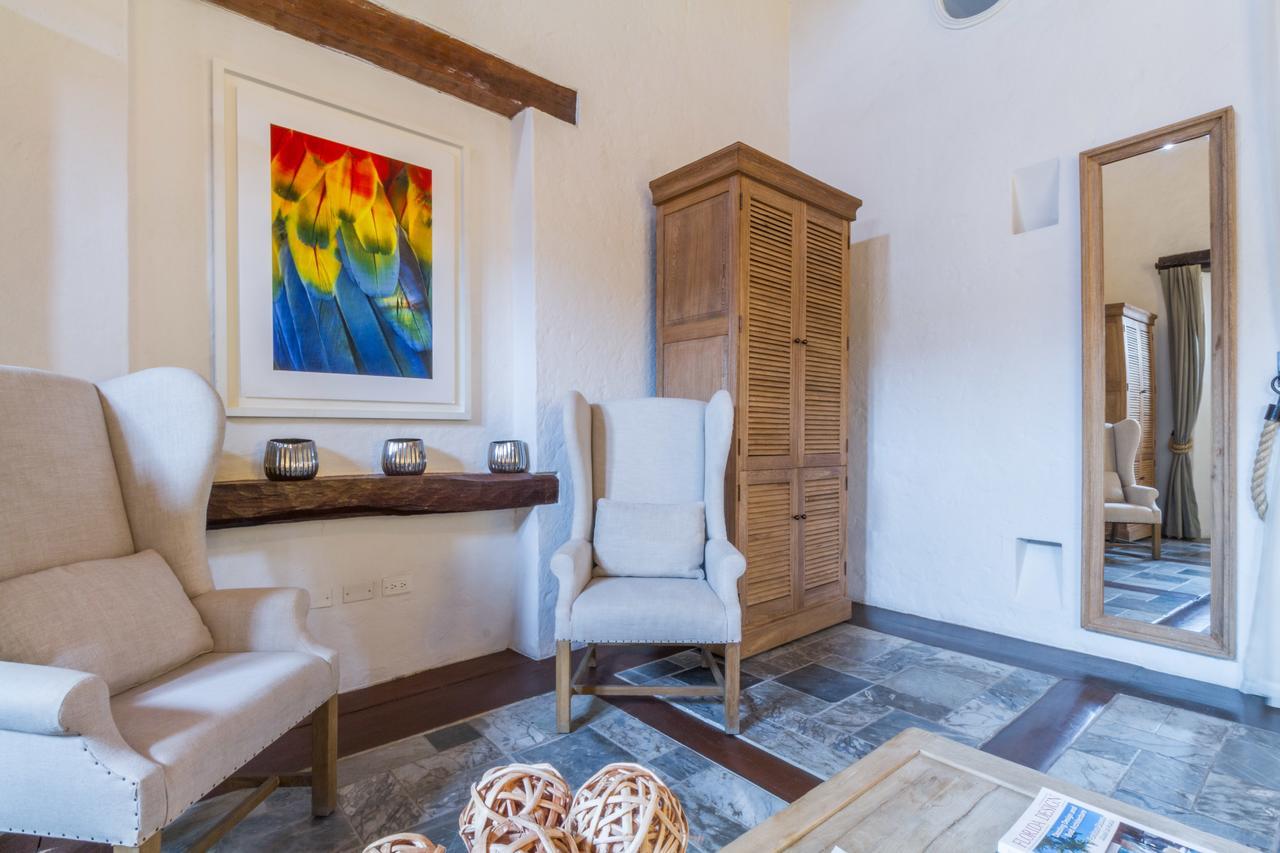 Suite,1213932055:JPEG