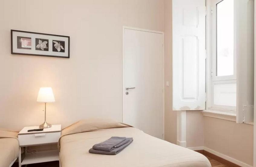 Twin Room with External Private Bathroom,895311781:JPEG