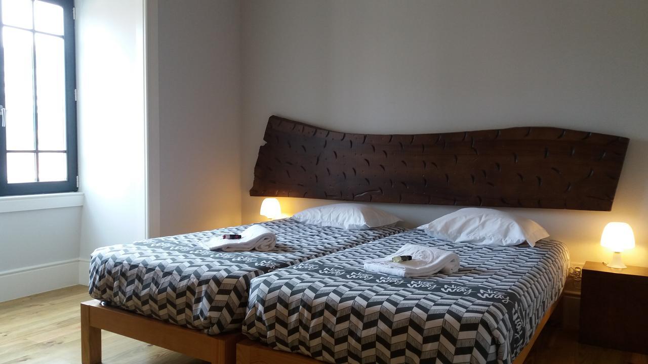 Chambre Lits Jumeaux avec Salle de Bains Commune