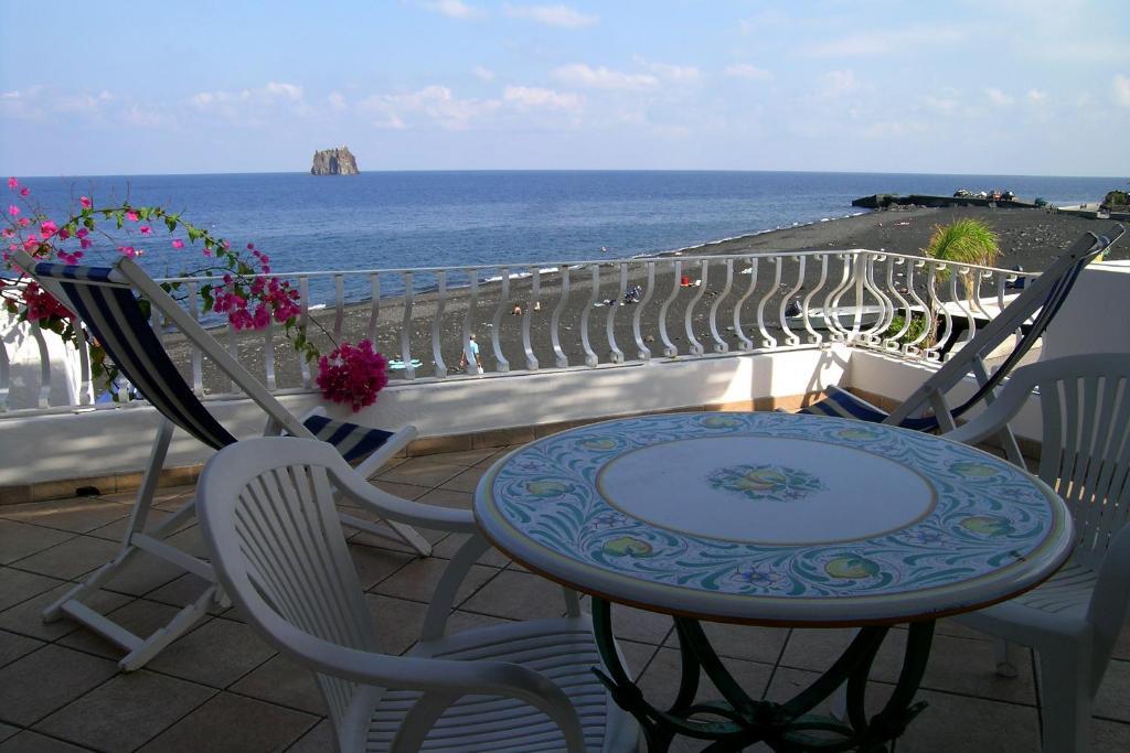 Double or Twin Room Sea View