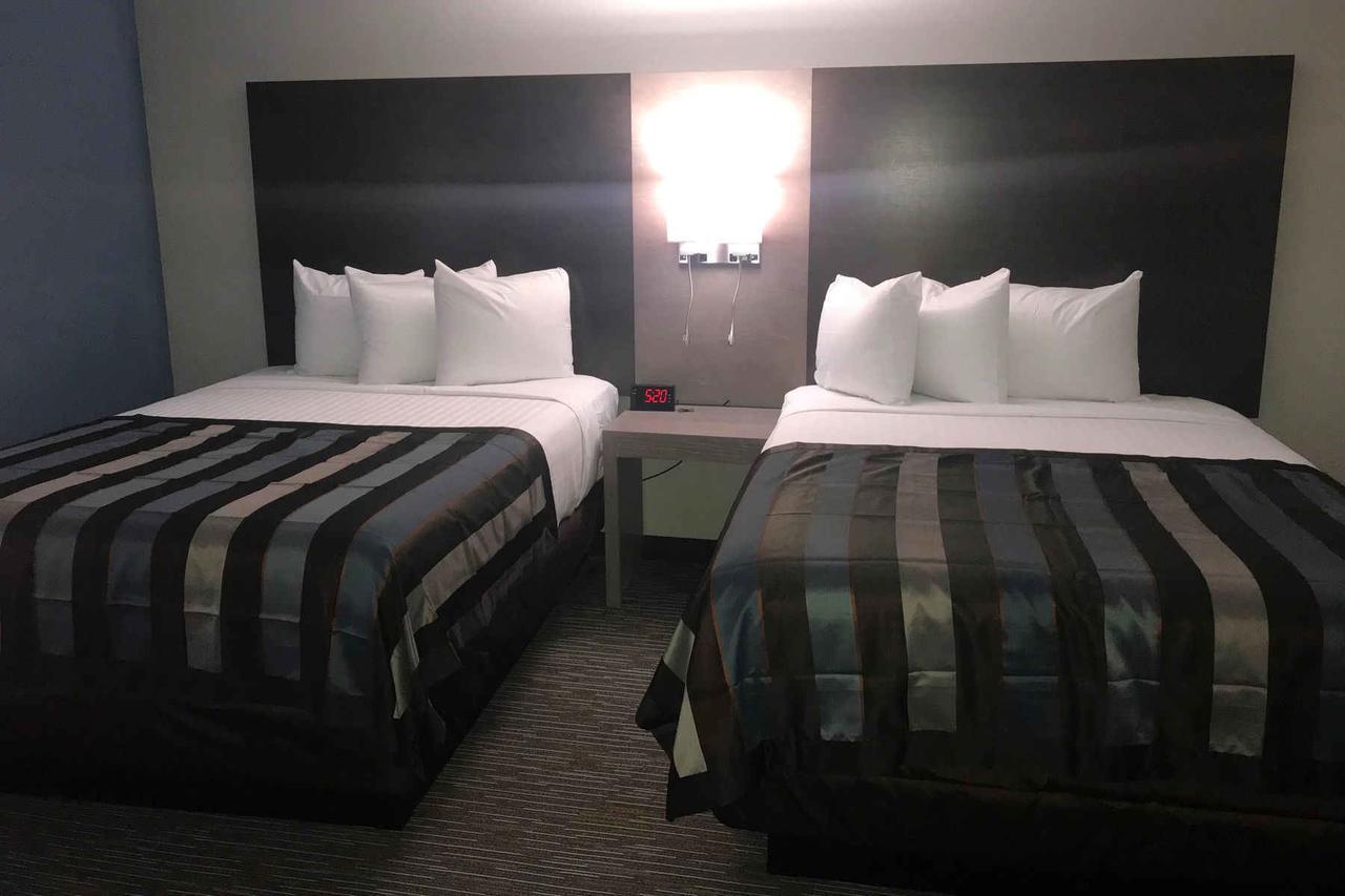 Queen Room Two Queen Beds Non-Smoking