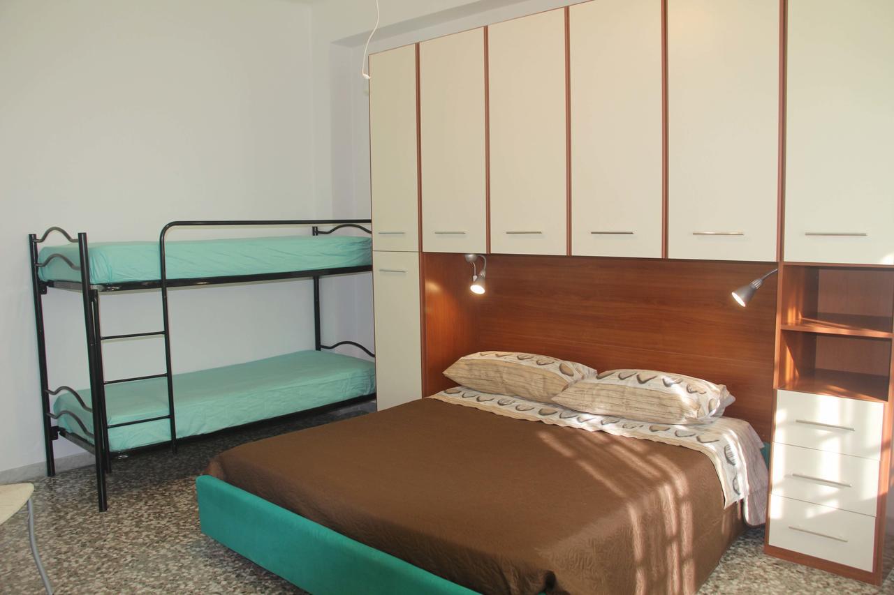 Camera con Balcone (5 Adulti)
