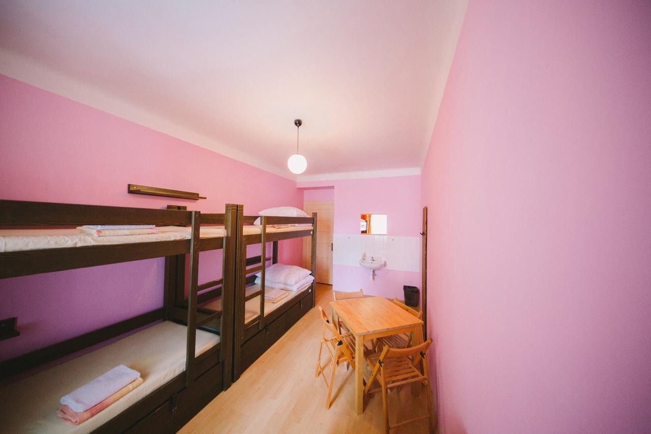 Lit dans Dortoir pour Femmes de 4 Lits