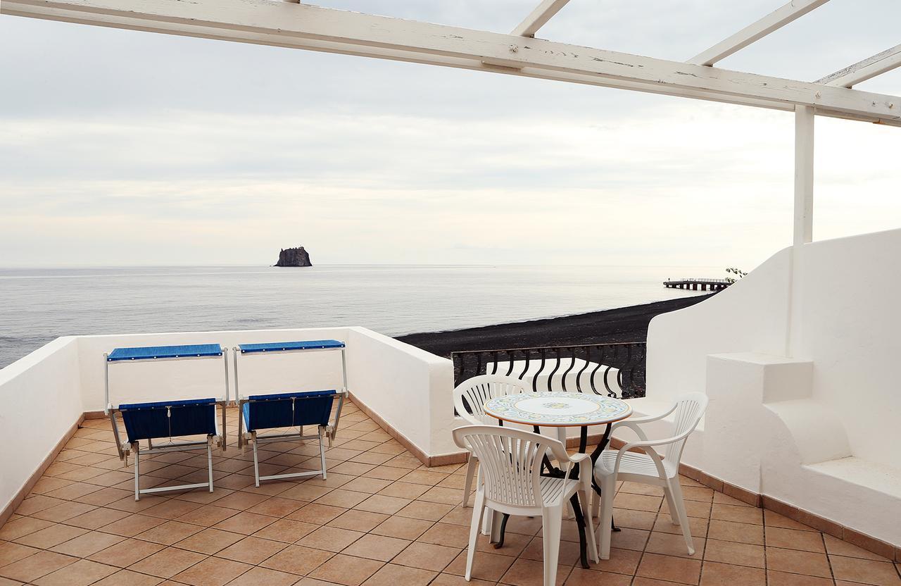 Double or Twin Room Sea View