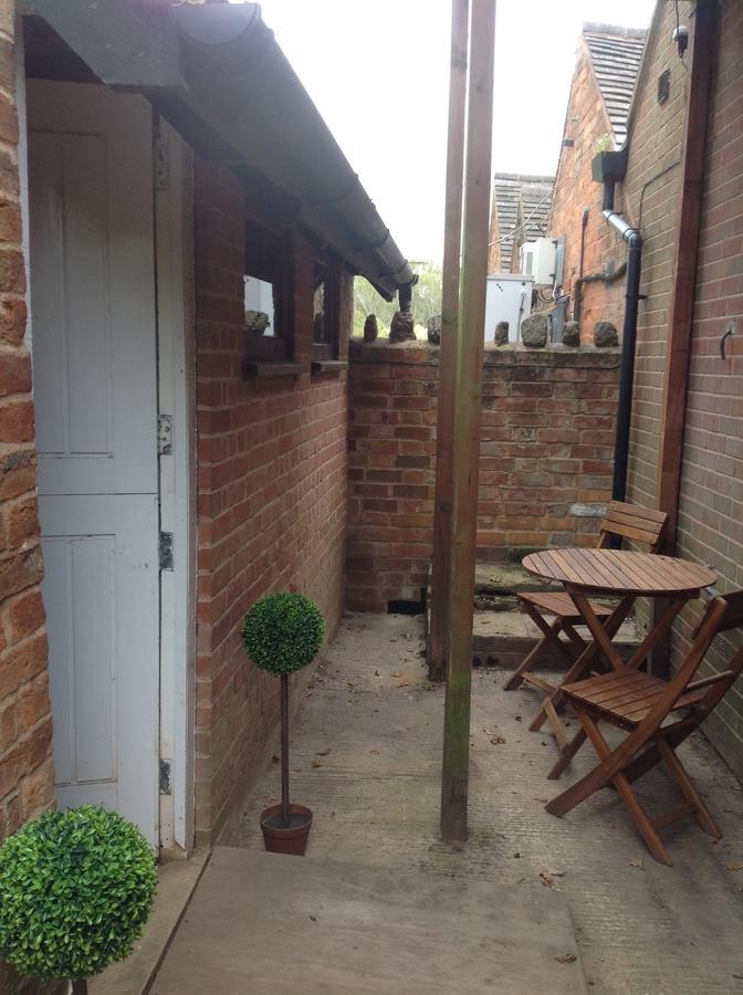 Budget Twin Room,649153416:JPEG