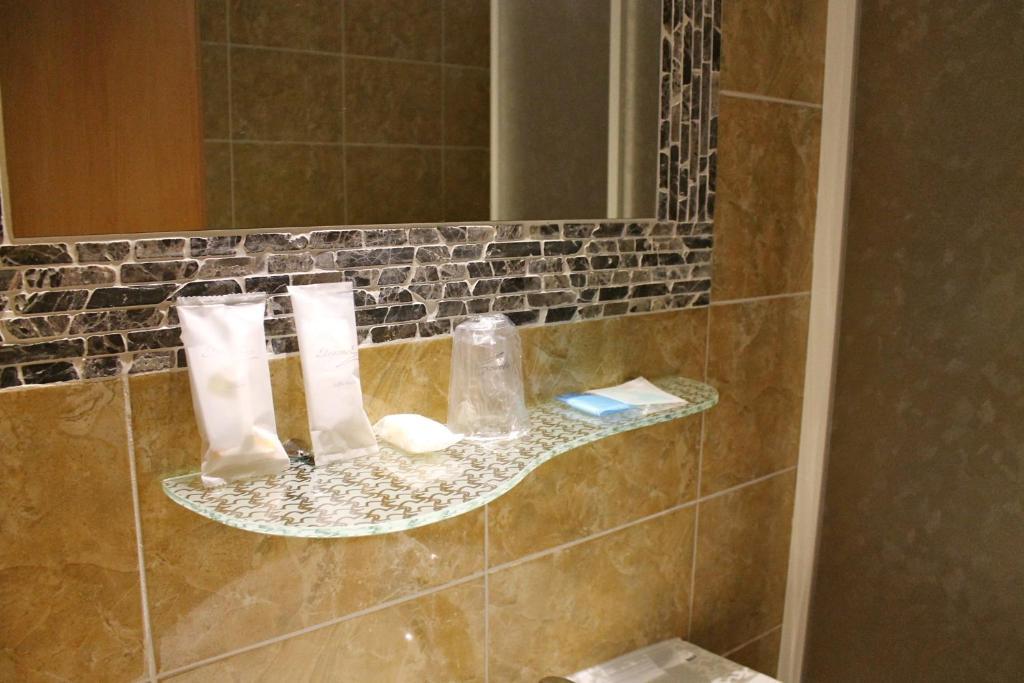 Tweepersoonskamer met Gedeelde Badkamer