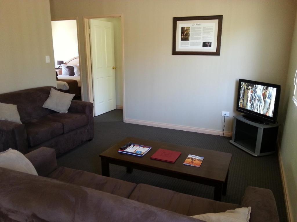 Deluxe Two-Bedroom Apartment