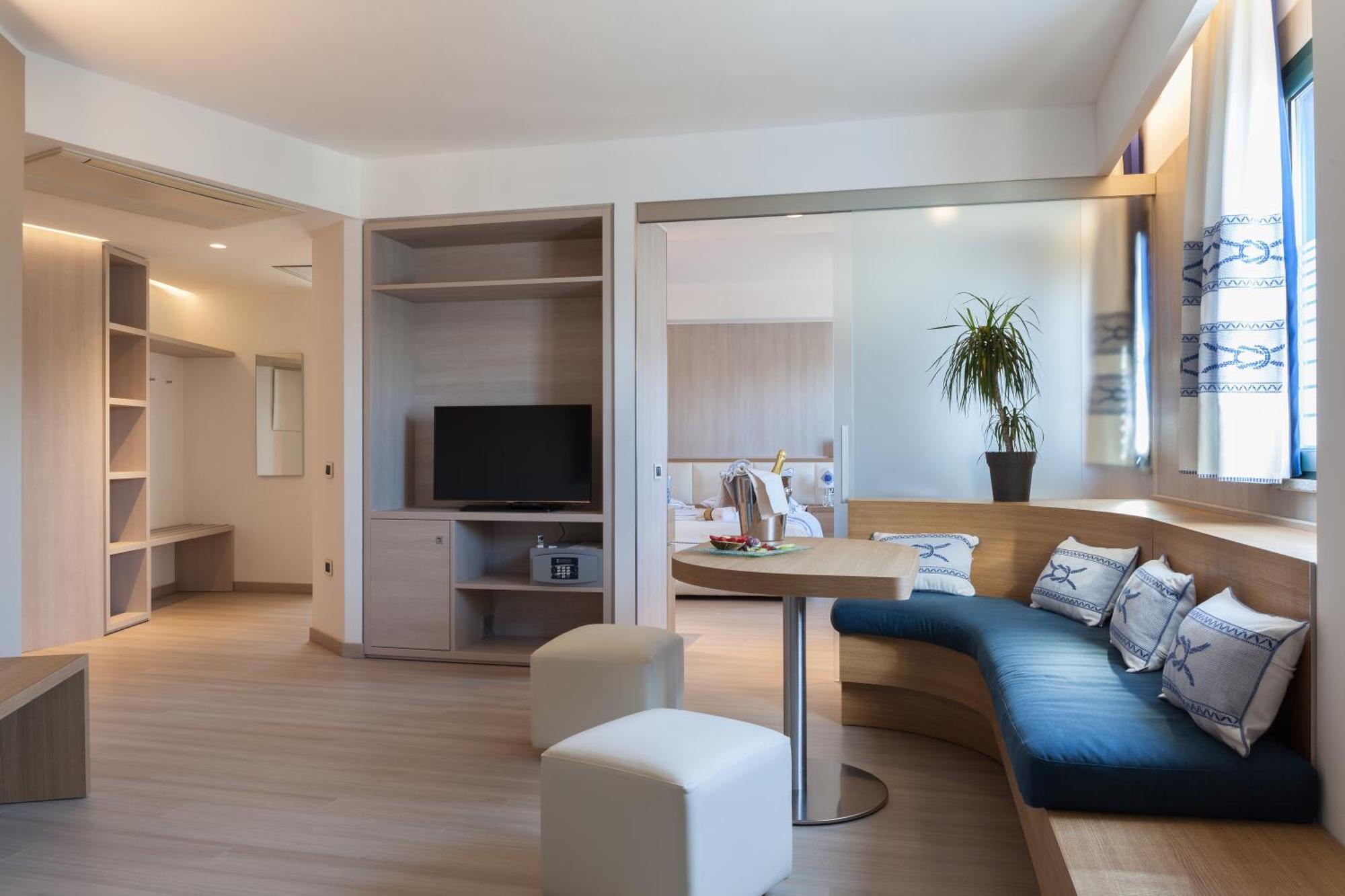 Standard Family Suite 2 Connecting Rooms