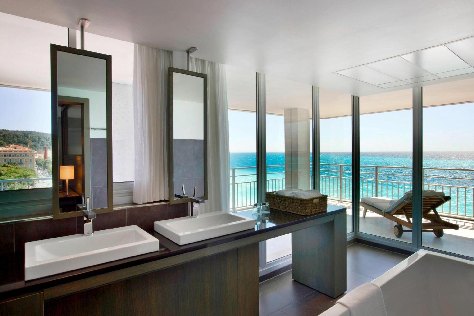 Suite Júnior com Cama King-size e Vista Mar Panorâmica