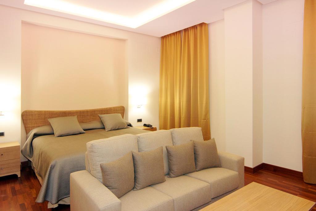 Deluxe King Room,69285131:JPEG