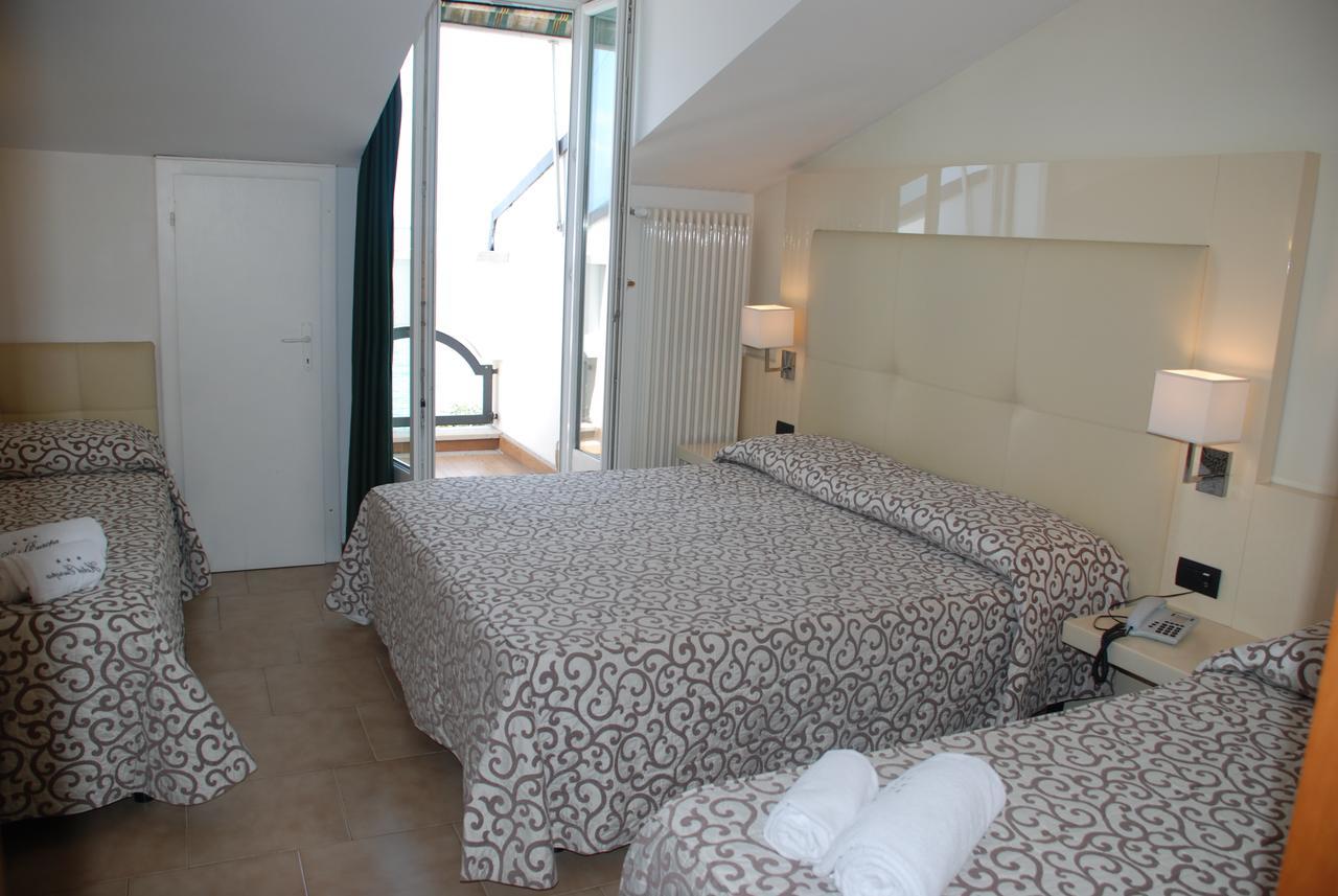 Quadruple Room Lake View