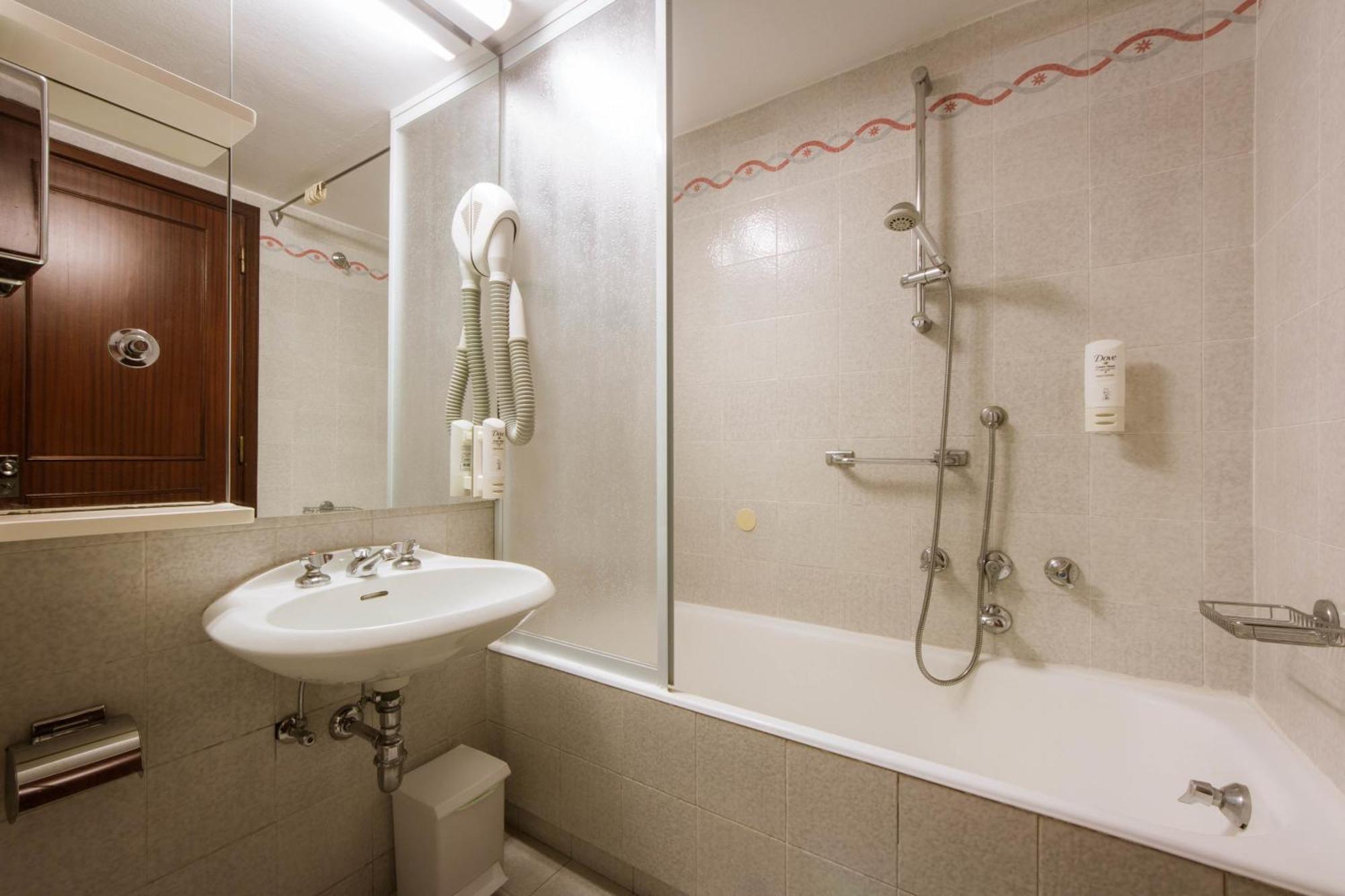 Klassieke Tweepersoonskamer met 1 Tweepersoonsbed of 2 Aparte Bedden en Balkon