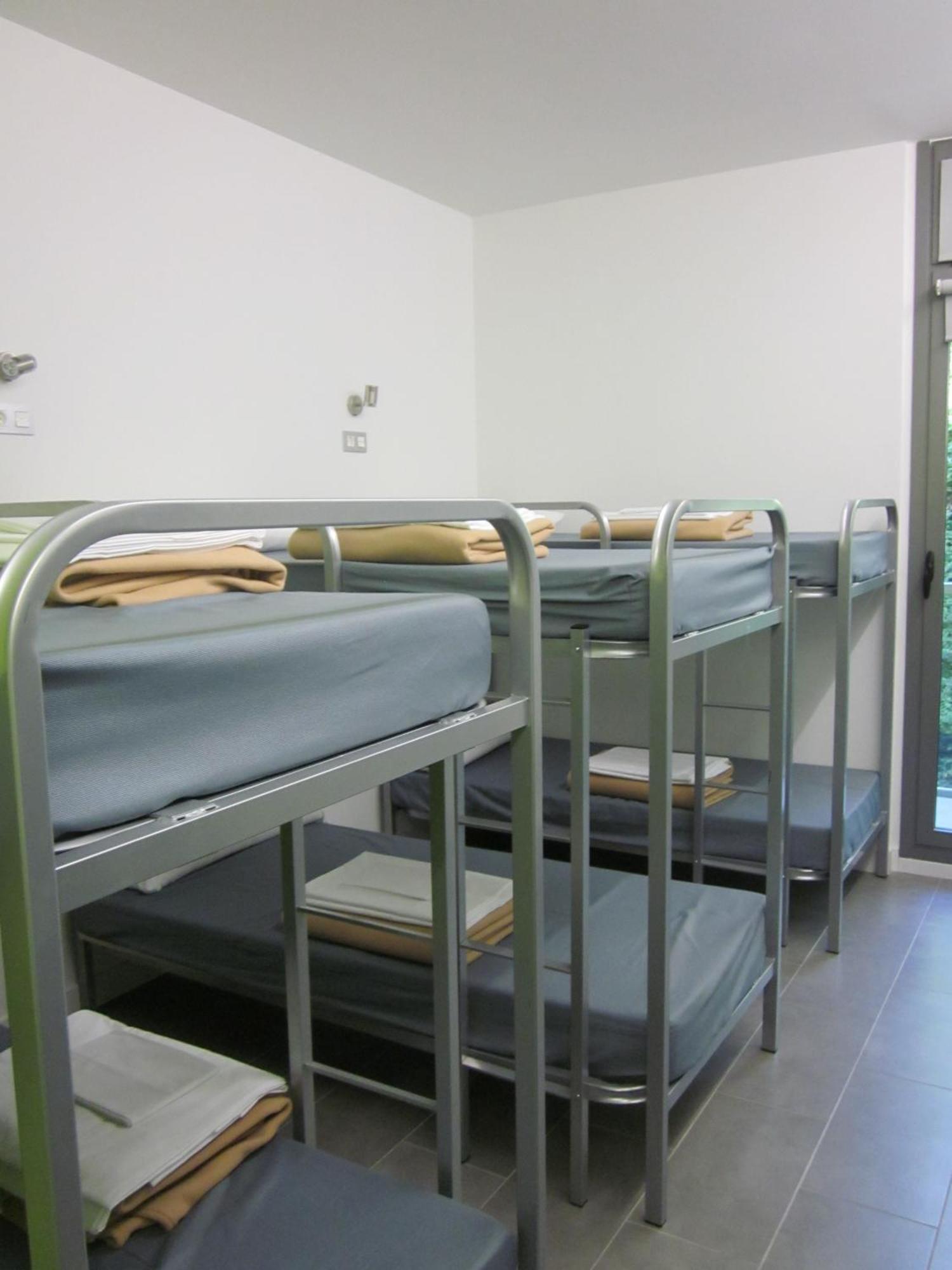 Bed 6-Bed Dormitory Room