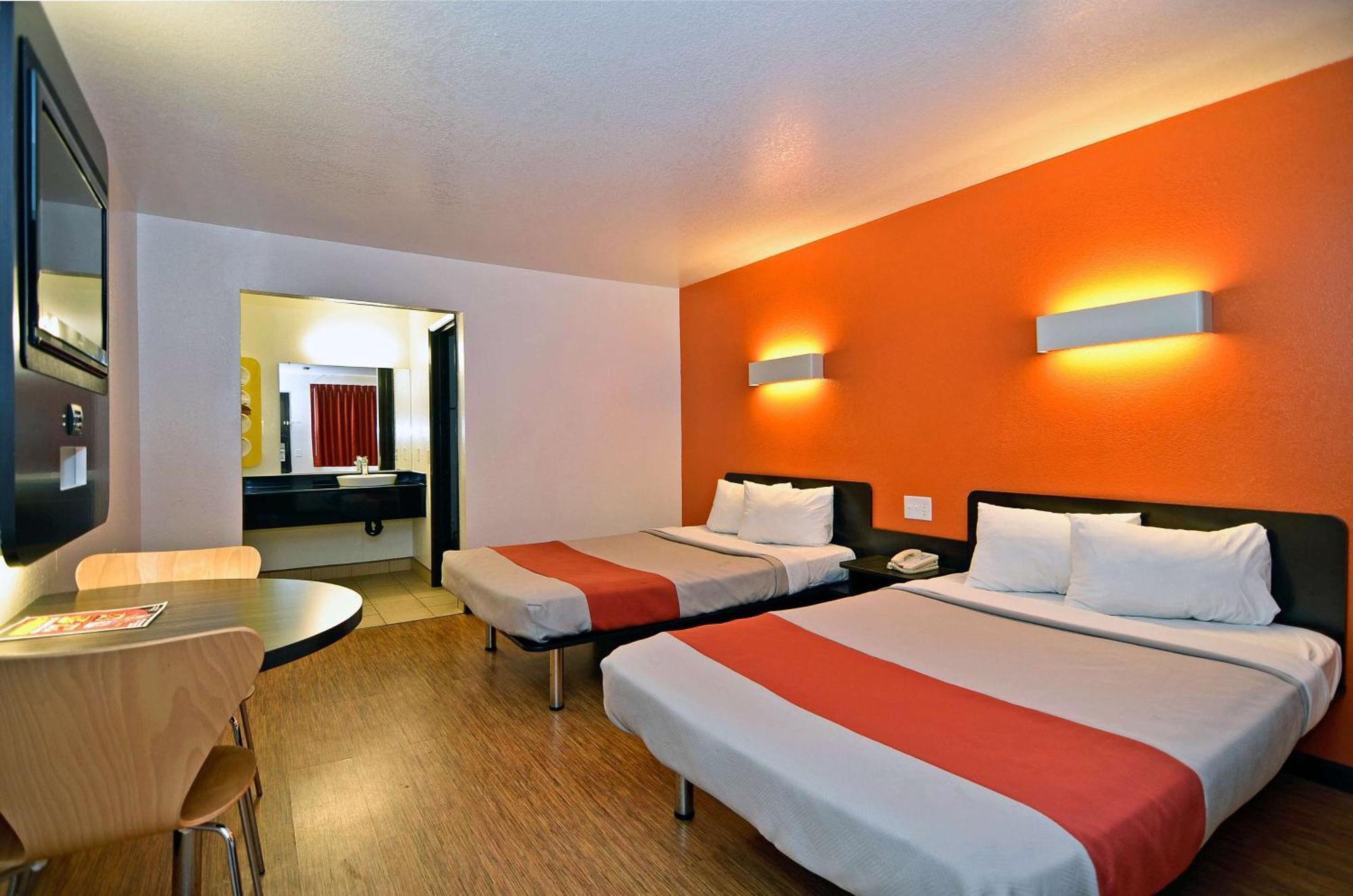 Quadruple Room - Smoking,706980370:JPEG