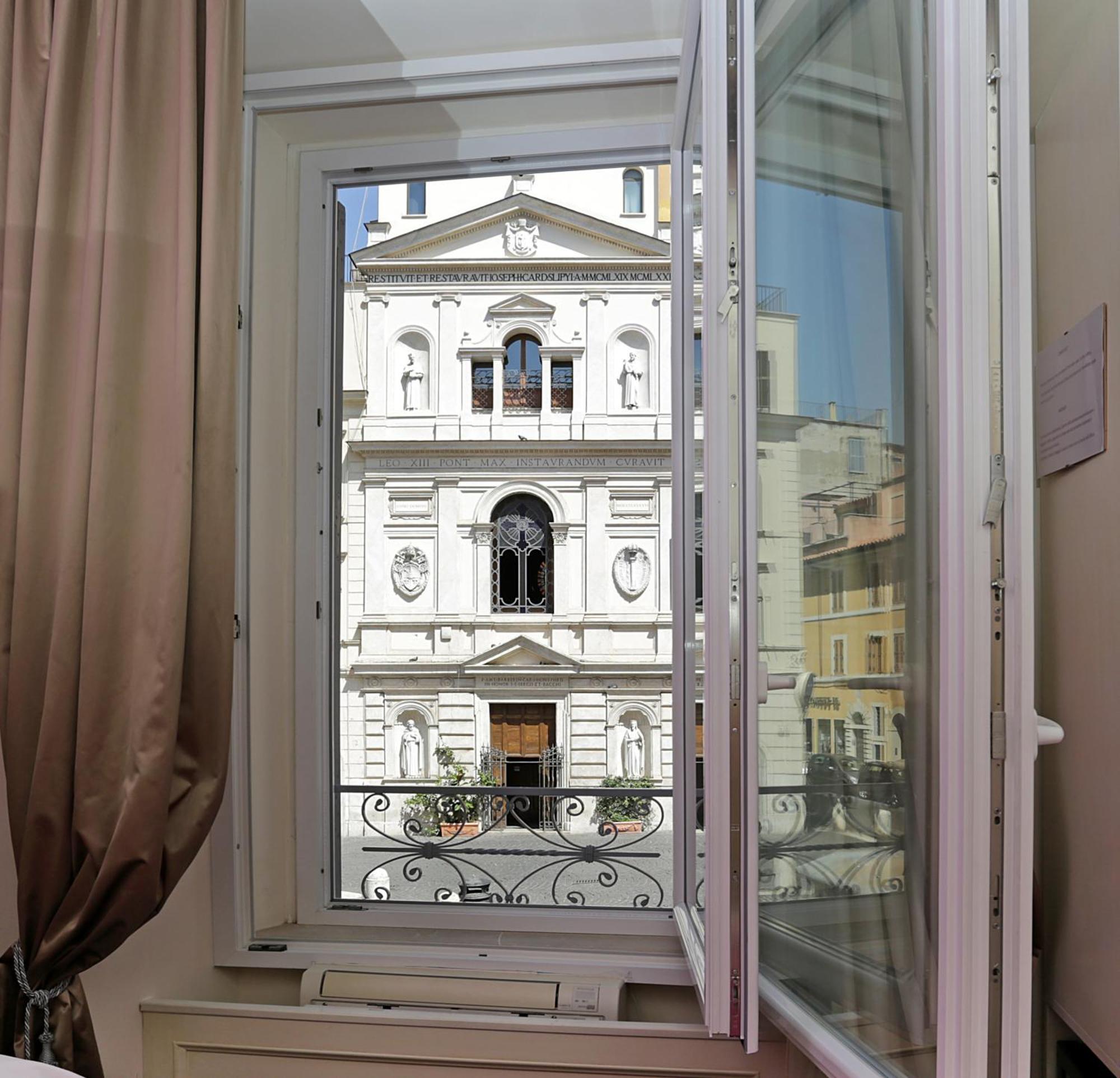Single Room,814943579:JPEG