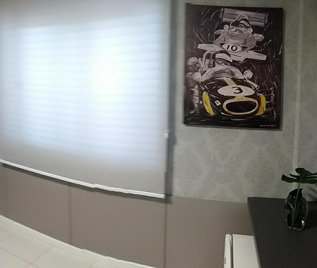 Deluxe Studio,892926988:JPEG