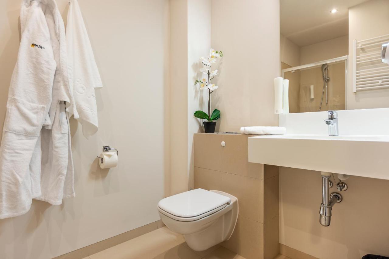 Studio Apartment with Lateral Sea View,744627199:JPEG