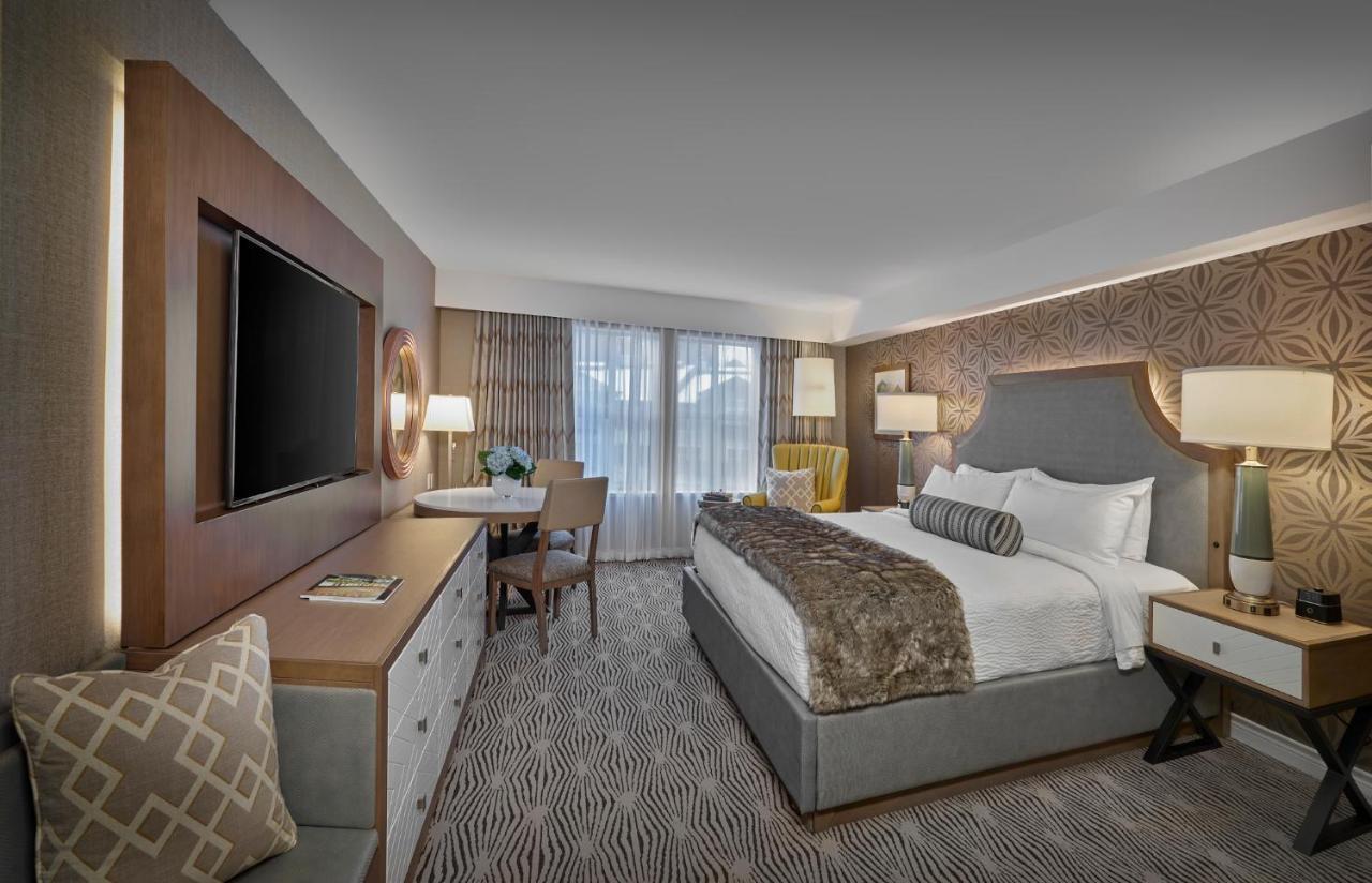 Deluxe Room One King Bed