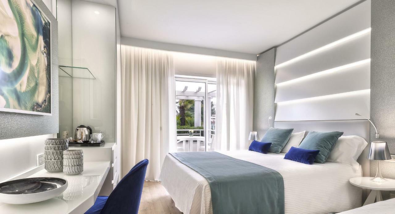Luxury Sea View with Sofa Bed,780702591:JPEG