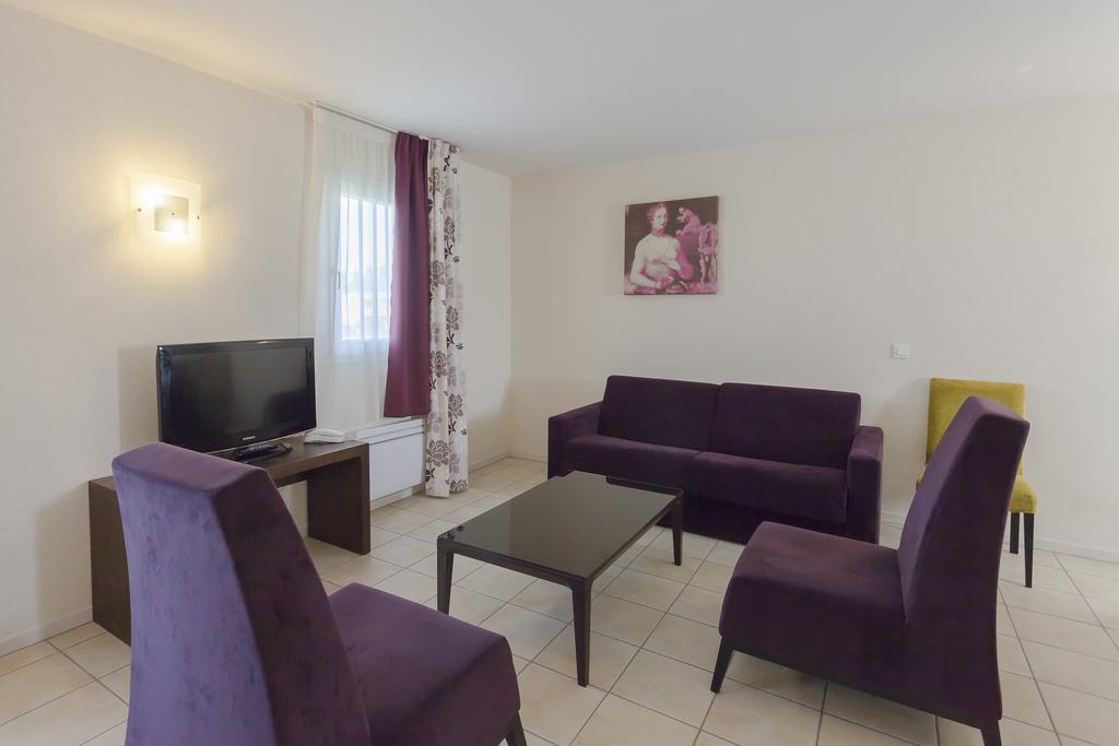 Family Studio,697825725:JPEG