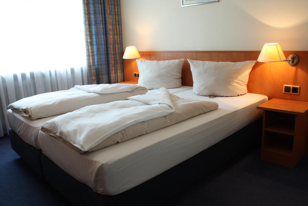 Basic Triple Room
