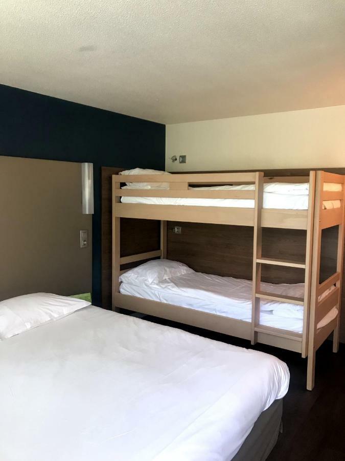 Chambre Familiale avec 1 Lit Double et 2 Lits Superposés
